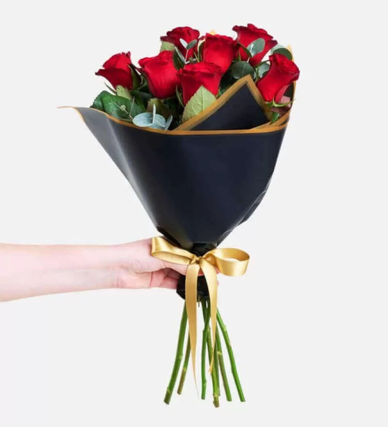 Siyah Bukette Kırmızı Güller